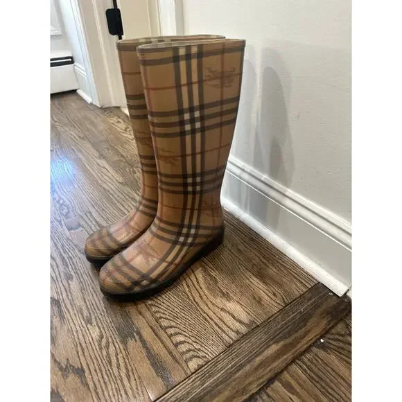 Burberry Tall Rainboots size 36 - Picture 1 of 4